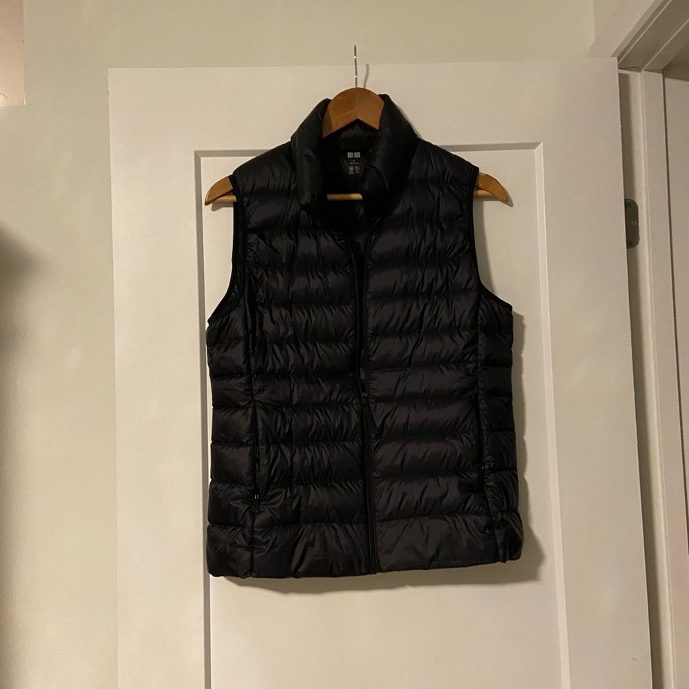 Uniqlo ultra light down vest